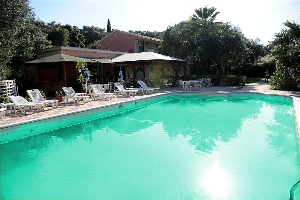 פאלאוקסטריצה Phivos Hotel מראה חיצוני תמונה