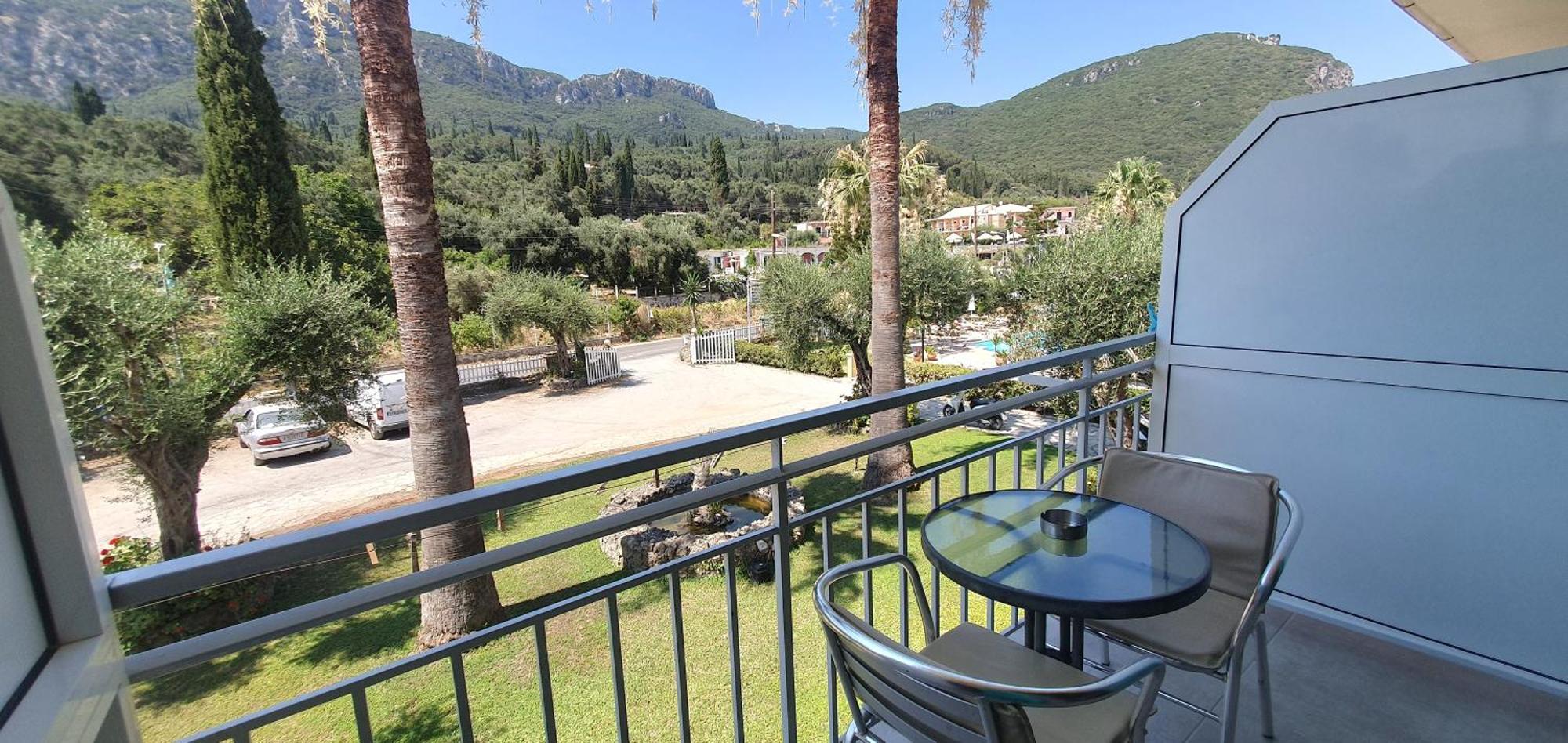 פאלאוקסטריצה Phivos Hotel מראה חיצוני תמונה