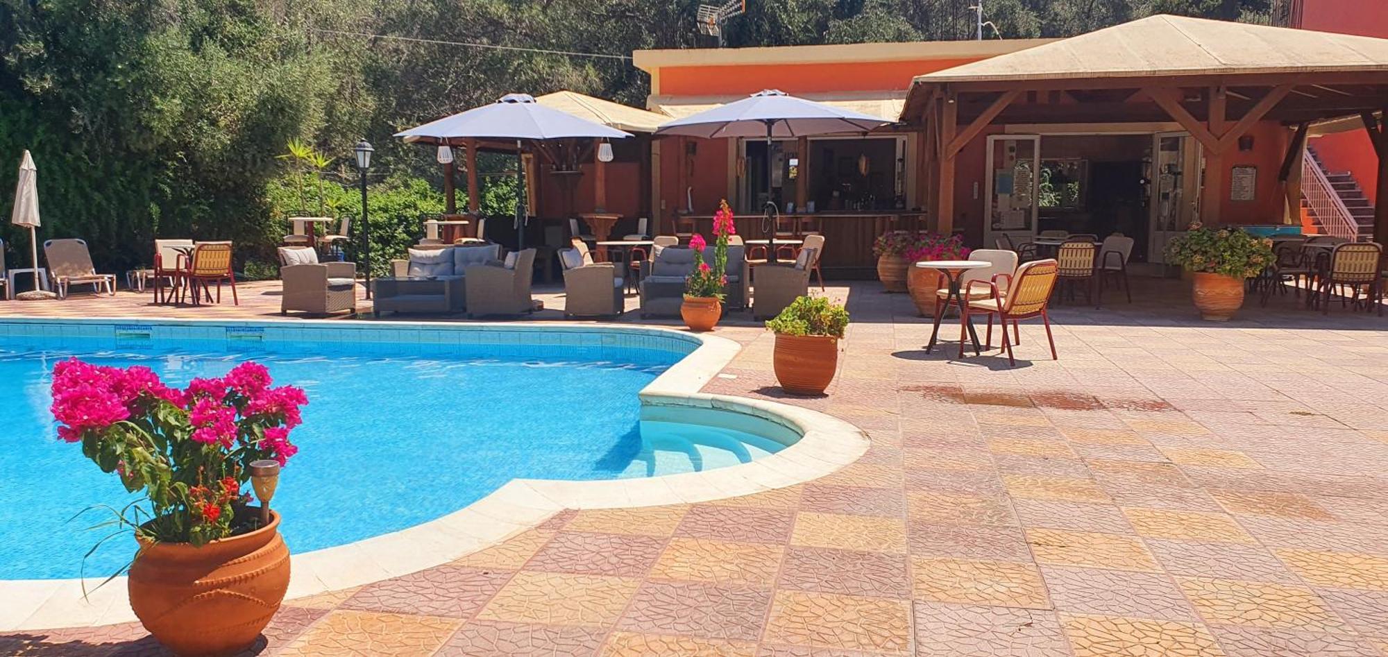 פאלאוקסטריצה Phivos Hotel מראה חיצוני תמונה