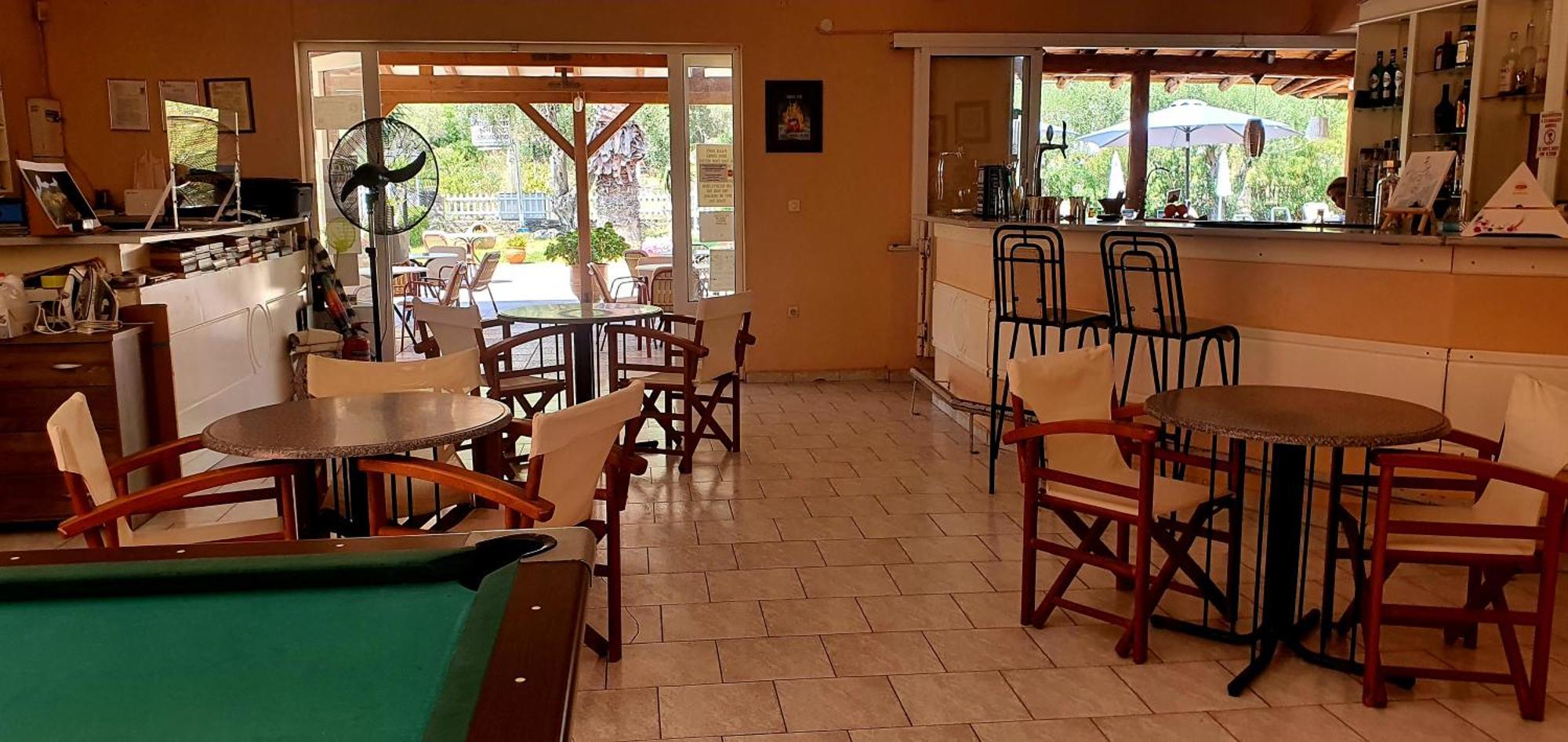 פאלאוקסטריצה Phivos Hotel מראה חיצוני תמונה