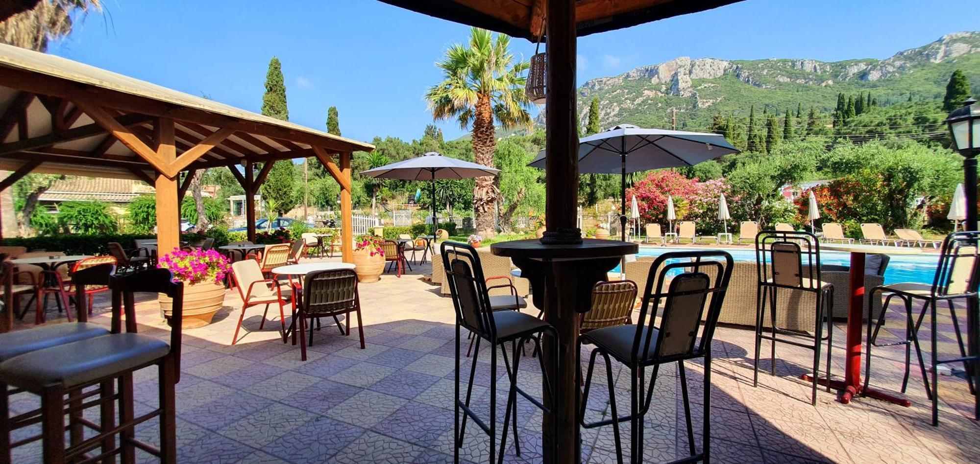 פאלאוקסטריצה Phivos Hotel מראה חיצוני תמונה