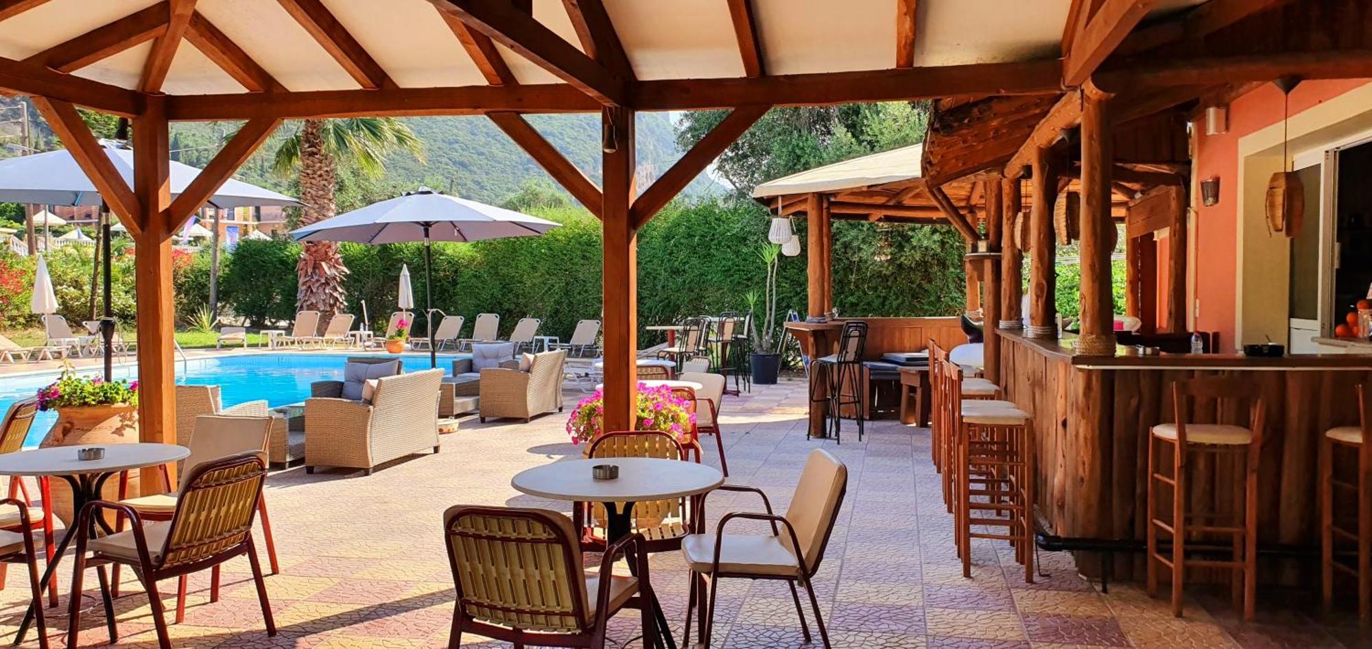 פאלאוקסטריצה Phivos Hotel מראה חיצוני תמונה