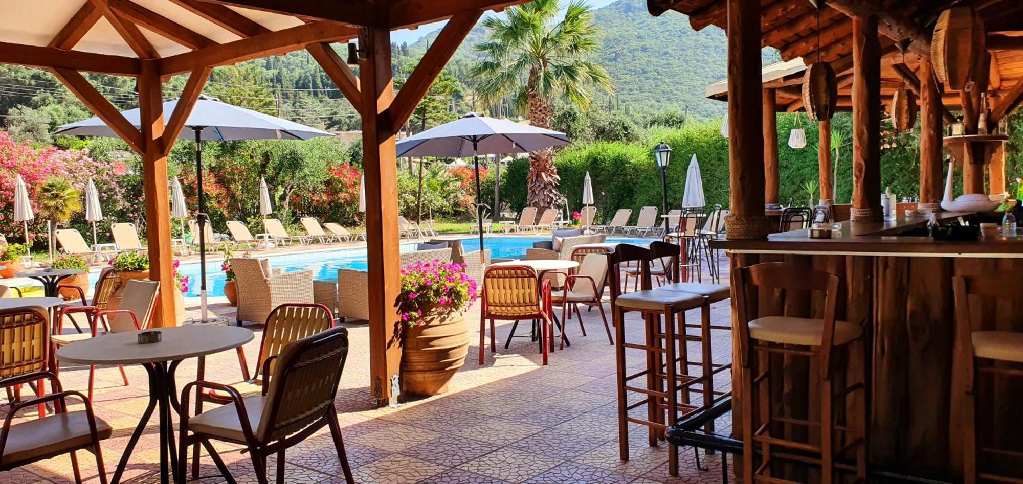 פאלאוקסטריצה Phivos Hotel מראה חיצוני תמונה