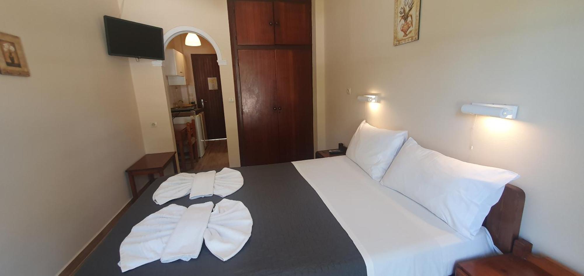 פאלאוקסטריצה Phivos Hotel מראה חיצוני תמונה